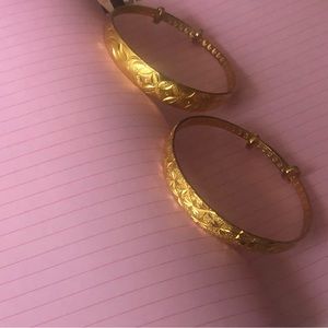 Gold bangle bracelets
